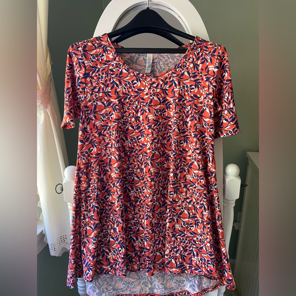 LulaRoe Perfect T size xs Floral print New without tags